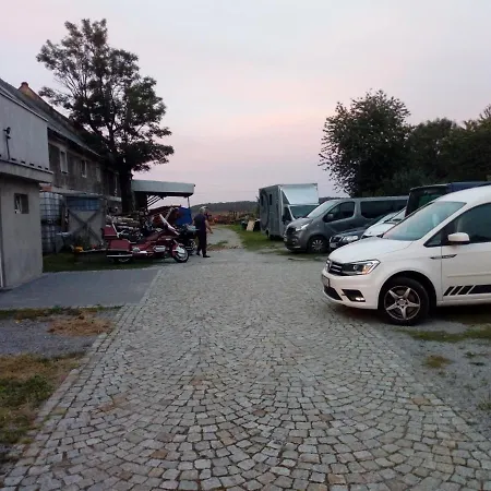 U Bronka W Ksiazecym Lesie Niedaszow
